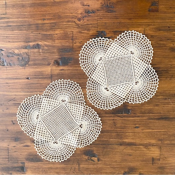 Vintage Lace Crochet Doily Cream Off White Beige Doilie Cottagecore set of Two - Picture 1 of 8